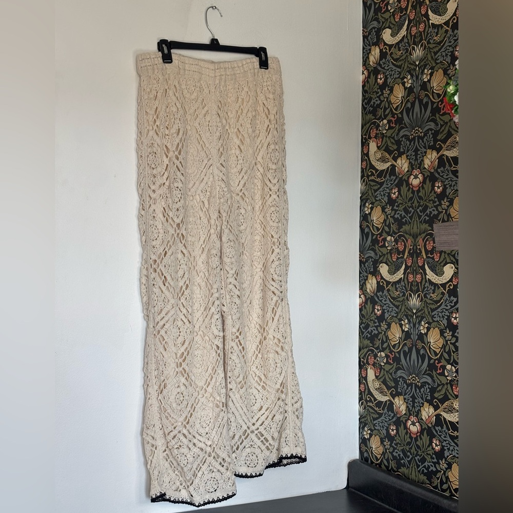 Ultra Pink women’s ivory crochet lined wide leg pants sz L NEW Beachy resort